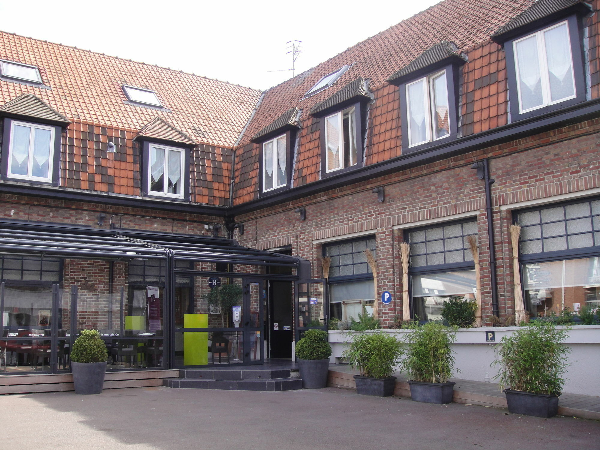 The Originals Boutique, Hotel Bulles By Forgeron, Lille Sud Seclin Exterior photo